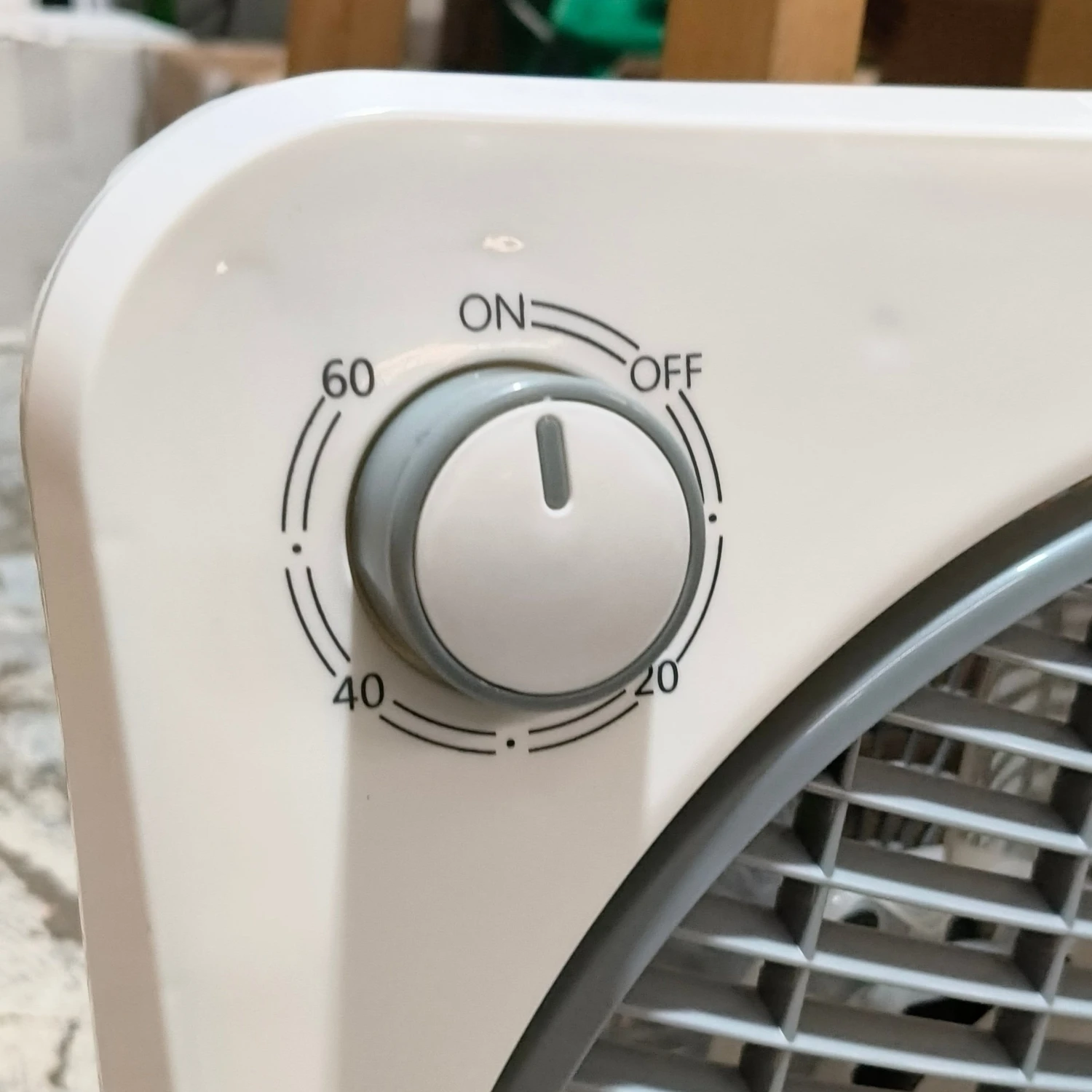 Gorilla Circulating Floor Box Fan 3 Speeds - 30cm 6 Gorilla Circulating Floor Box Fan 3 Speeds - 30cm - Image 6